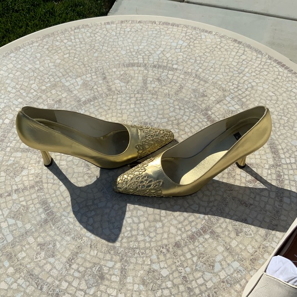 Stuart Weitzman Dress Pump - Picture 6 of 8